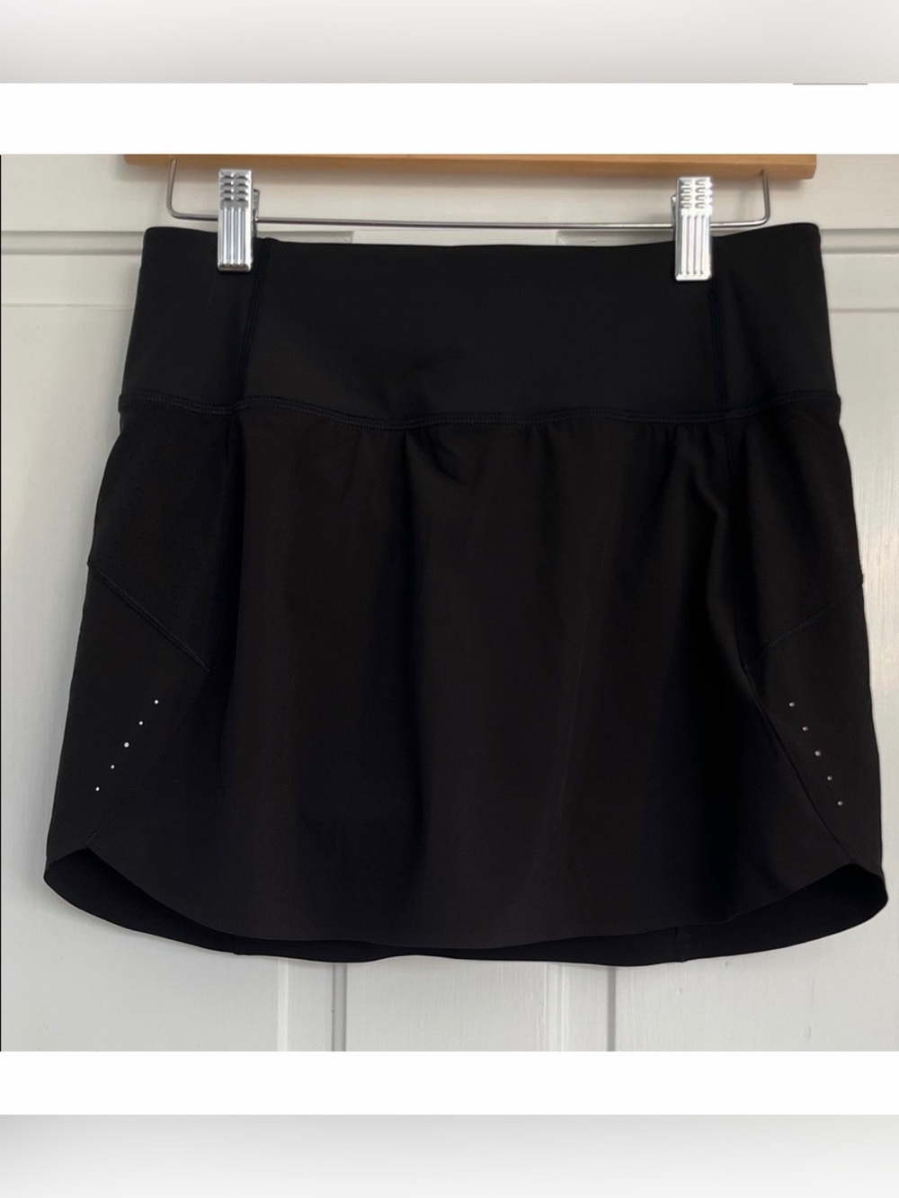 Women’s Athleta Black Run with it 14”Skort Size XS